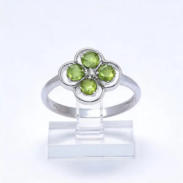 Sterling_Silver_Peridot_Ring
