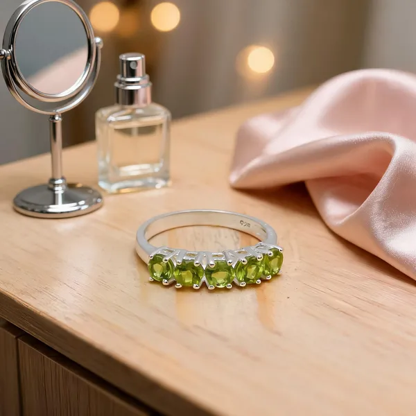 Sterling_Silver_Peridot_Ring