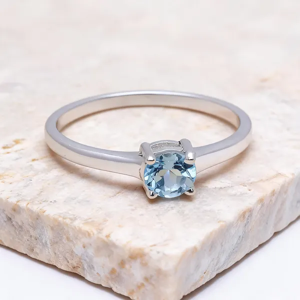 Blue_Topaz_Sterling_Silver_Ring