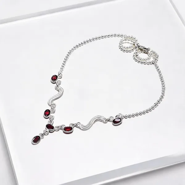Sterling_Silver_Garnet_Necklace