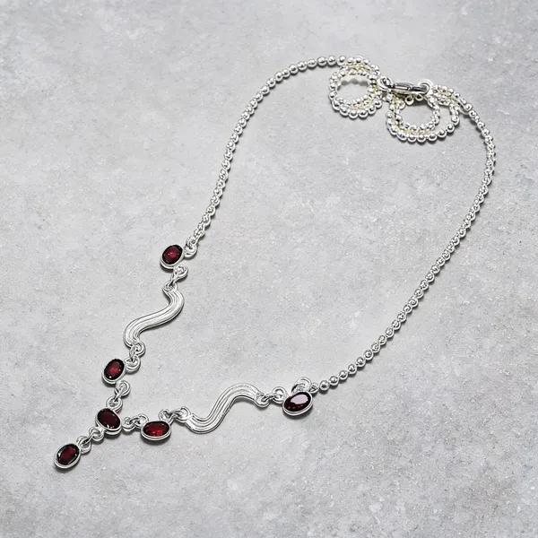 Sterling_Silver_Garnet_Necklace