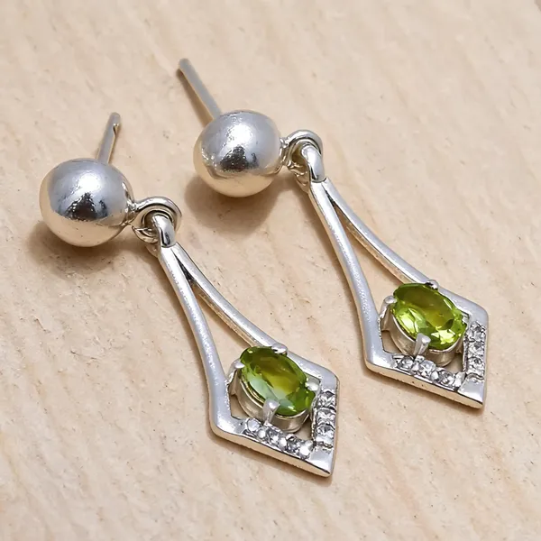 Sterling_Silver_Peridot_Gemstone_Earrings