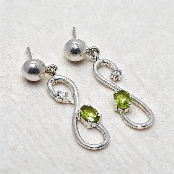 Sterling_Silver_Peridot_Gemstone_Earrings