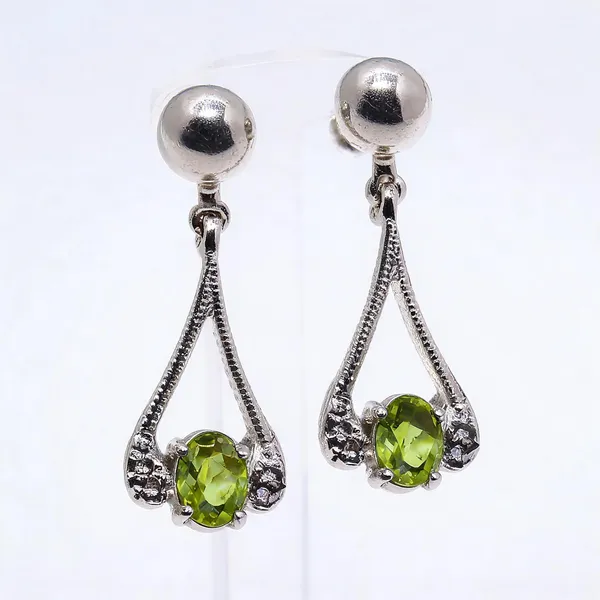 Sterling_Silver_Peridot_Gemstone_Earrings