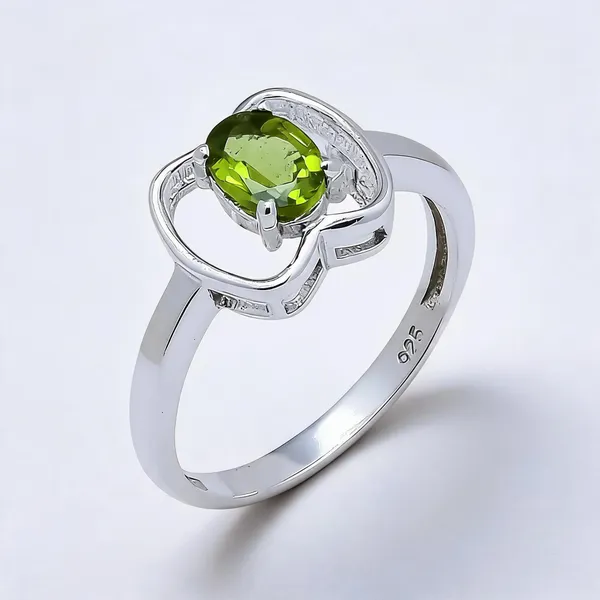 Sterling_Silver_Peridot_Ring