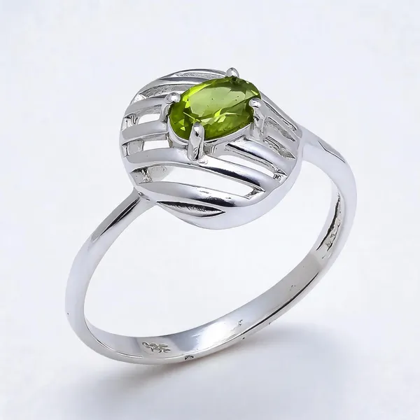 Sterling_Silver_Peridot_Gemstone_Ring
