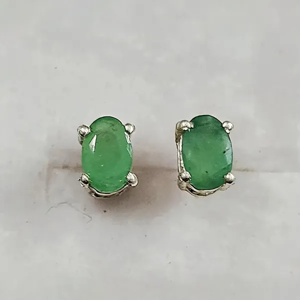 Silver_Plated_Solitaire_Stud_Earrings