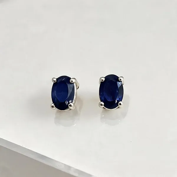 Silver_Plated_Sapphire_Stud_Earrings