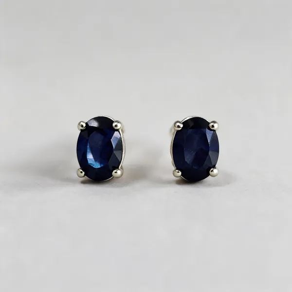Silver_Plated_Sapphire_Stud_Earrings