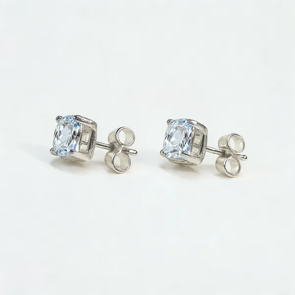 Silver_Plated_Topaz_Stud_Earrings