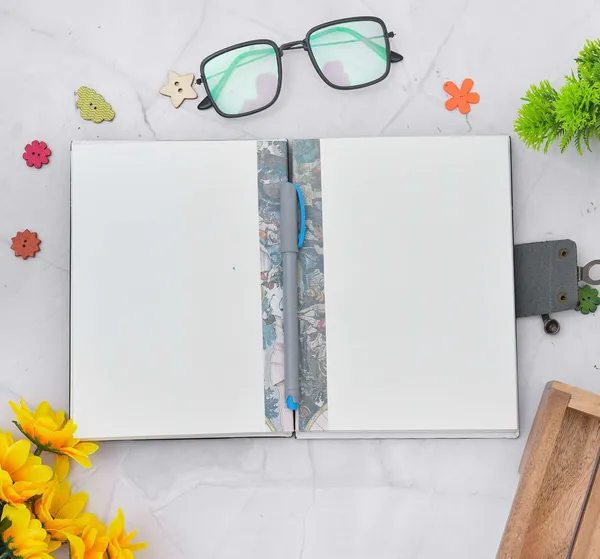 Handmade_Cardboard_Journal_With_Buckle_Lock