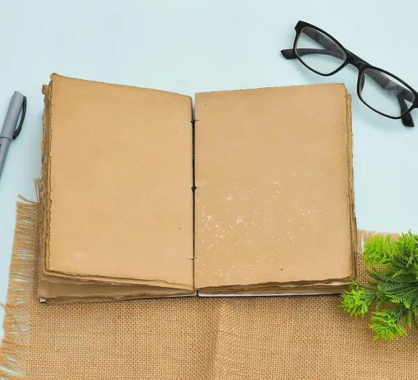 Handmade_Cardboard_Journal_With_String_Closure
