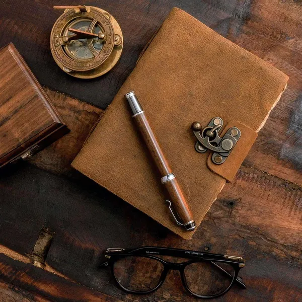 Leather_Journal_With_Lock_Closure