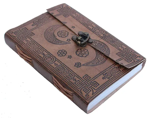 Leather_Journal_With_Metal_Lock