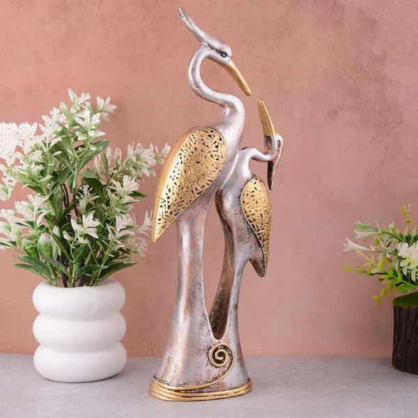 Swan_Figurine_Showpiece