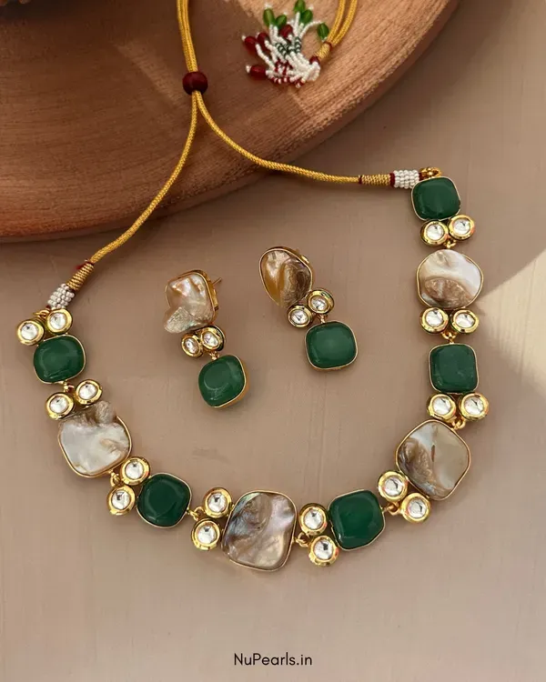 Green_Alsia_Mother_Of_Pearl_Kundan_18k_Gold_Plated_Choker_With_Earrings
