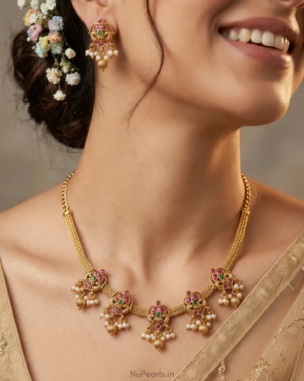 Arika_Minimal_Temple_Necklace_Set_With_Earrings