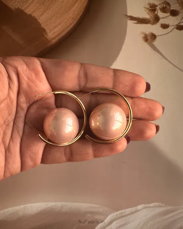 Peach_Oversized_Pearl_Hoop_Nola_Earrings_Modern_Party_Earrings