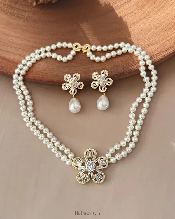 Gold_Claire_Ad_Baguette_Pearl_Necklace_With_Ad_Back_Clasp_Earrings_18k