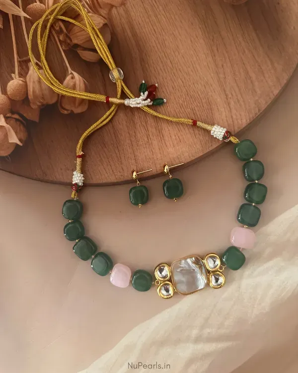 Green_Nirva_Agate_Mother_Of_Pearl_Kundan_Choker_Set_18k_Gold_Plated