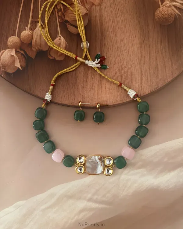Green_Nirva_Agate_Mother_Of_Pearl_Kundan_Choker_Set_18k_Gold_Plated