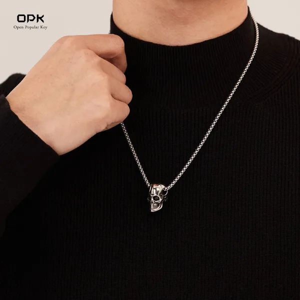 Silver_Skull_Pendant_Necklace_for_Men