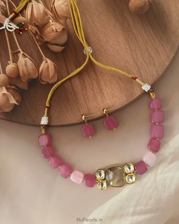 Dark_Pink_Nirva_Agate_Mother_Of_Pearl_Kundan_Choker_Set_18k_Gold_Plated