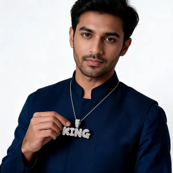 Silver_Tone_Crystal_Studded_King_Pendant