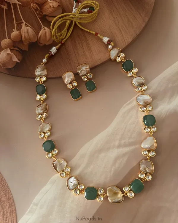 Green_Lumaa_Mother_Of_Pearl_Kundan_Necklace_Set_18k_Gold_Plated