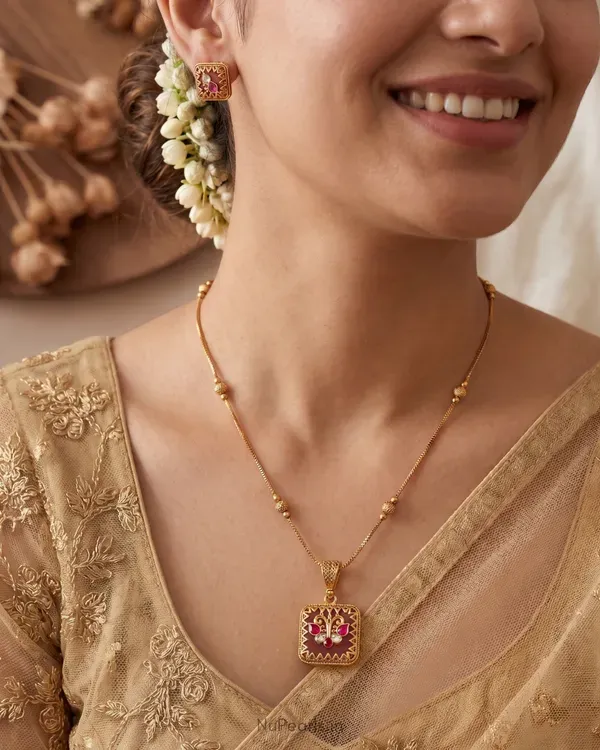 Ziya_Traditional_Antique_Gold_Pink_Ruby_Pink_Pendant_Set_Beaded_Chain_E