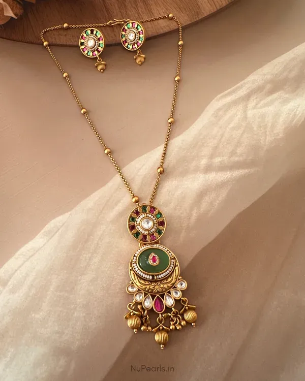 Vamika_Traditional_Antique_Gold_Pendant_Set_With_Green_Pink_Stones_Beade