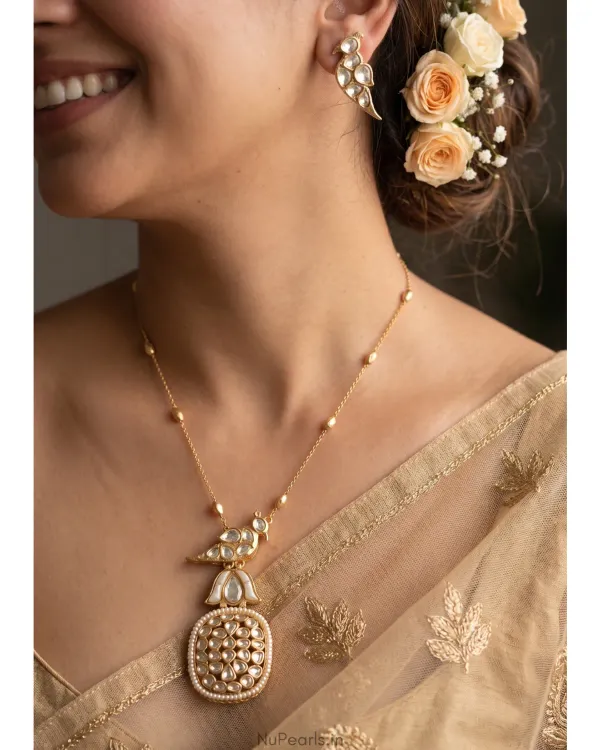 White_Myna_Kundan_Pearl_Pendant_Set_With_Chain_Premium_Quality