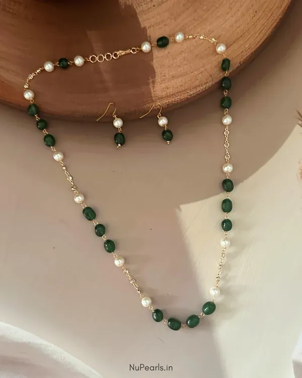 Emerald_Green_Meera_Stone_Pearl_Mala_With_Ad_Chain_For_Women