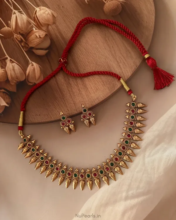 Red_Green_Antique_Gold_Sumathi_Traditional_Necklace_Set_In_Premium_Polish