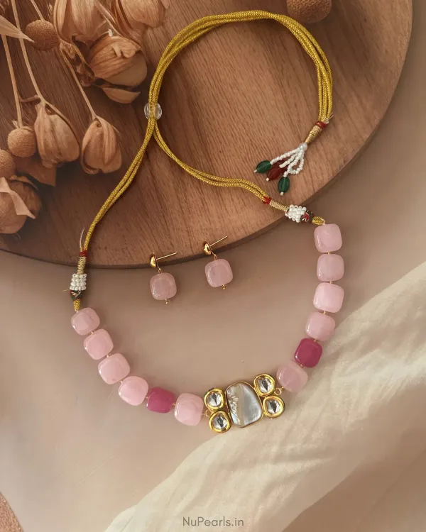 Light_Pink_Nirva_Agate_Mother_Of_Pearl_Kundan_Choker_Set_18k_Gold_Plated