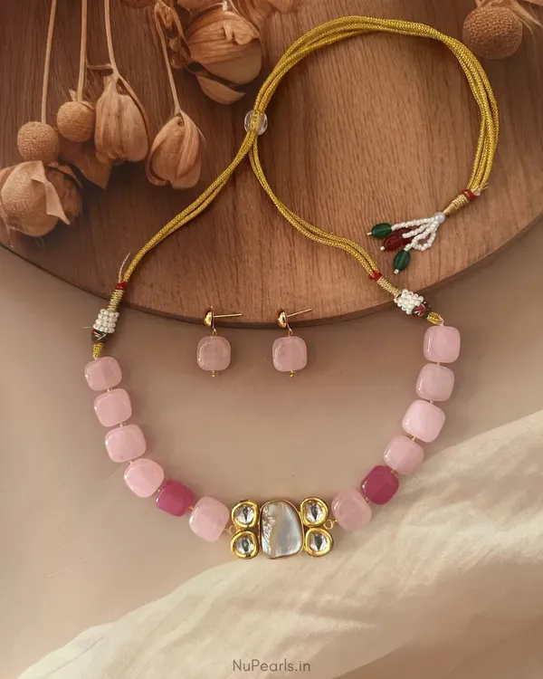 Light_Pink_Nirva_Agate_Mother_Of_Pearl_Kundan_Choker_Set_18k_Gold_Plated