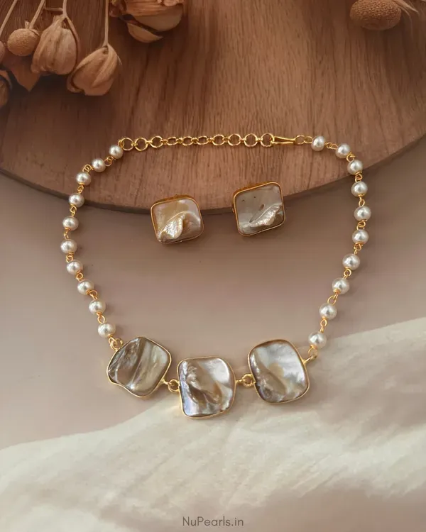 Jovi_Mother_Of_Pearl_Pearl_Delicate_Choker_Set_18k_Gold_Plated