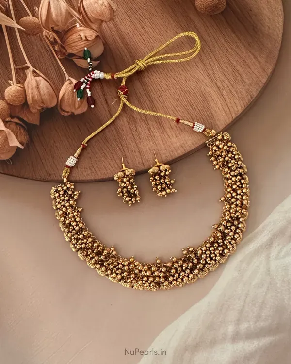 Kasya_Traditional_Temple_Style_Guttapusalu_Gold_Beaded_Necklace_Set_With_Ea_More