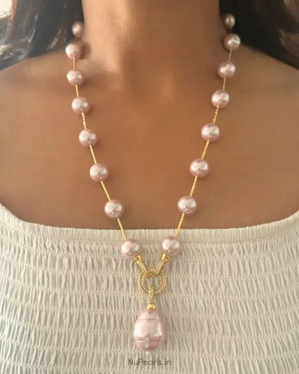 Light_Pink_Maria_Pearl_Mala_With_Detachable_Golden_Pendant_For_Women