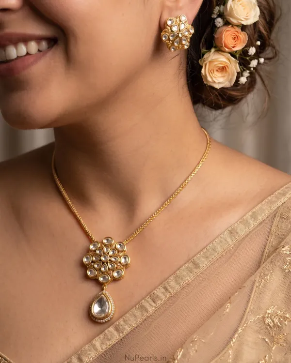 Moissanite_Kundan_White_Chavi_Pendant_Set_With_Chain_Premium_Quality
