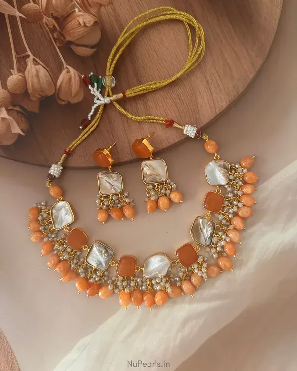 Orange_Smera_Mother_Of_Pearl_Agate_Choker_Set_With_Pearl_Hanging_18k_Gol