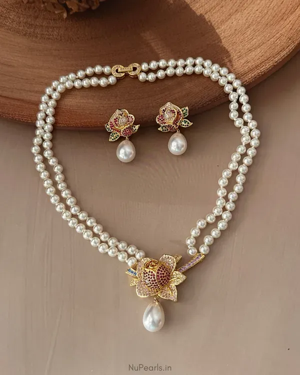 Multi_Elle_Ad_Pearl_Necklace_With_Ad_Back_Clasp_Matching_Earrings_18k_Go