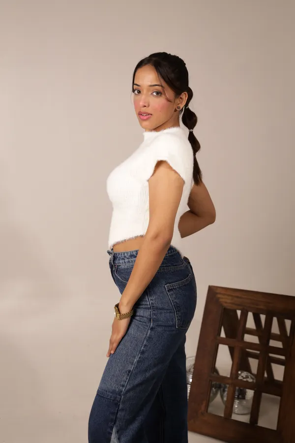 White_Knit_Fitted_Crop_Top_for_Women
