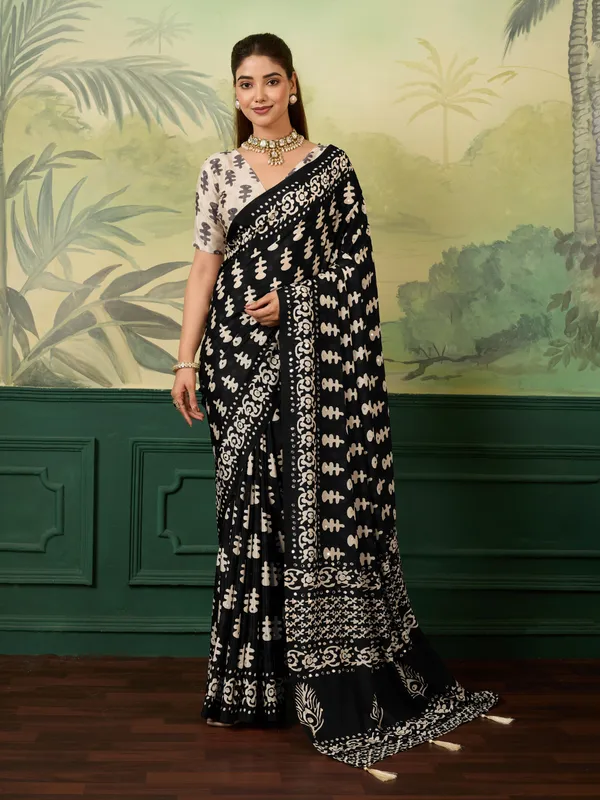 Black_Chinon_Printed_Ethnic_Saree_For_Women
