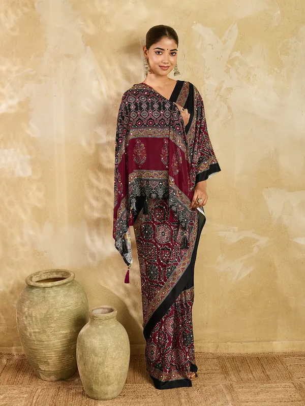 Black_Chinon_Floral_Geometric_Print_Saree_For_Women