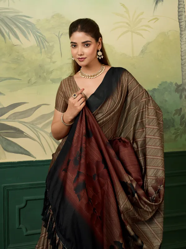 Brown_Heavy_Tussar_Silk_Woven_Pattern_Saree_For_Women
