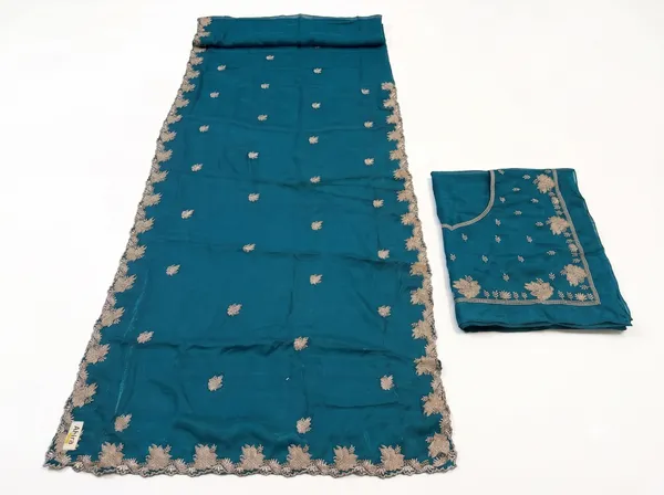 Teal_Frendi_Floral_Embroidered_Saree_With_Blouse_Piece_For_Women