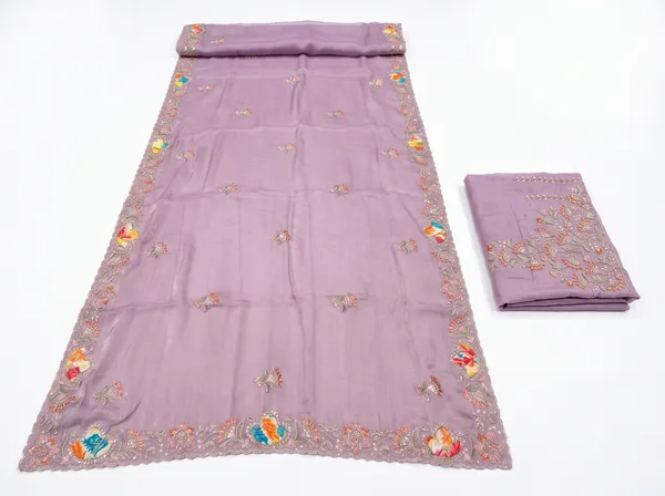 Lavender_Crystal_Chiffon_Embroidered_Saree_With_Blouse_Piece_For_Women