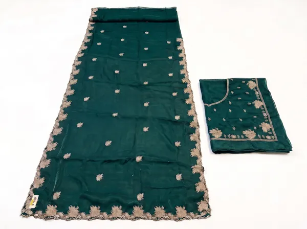 Green_Embroidered_Saree_With_Blouse_Piece_For_Women