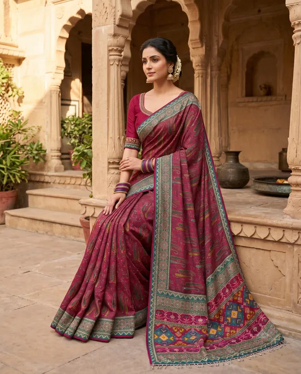 Magenta_Mal_Viscose_Printed_Fringed_Saree_With_Blouse_Piece_For_Women